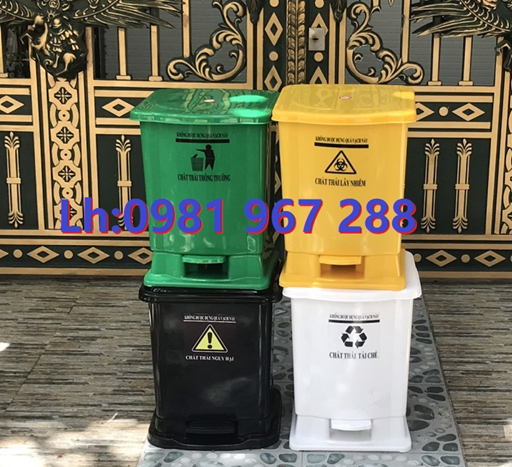 Thùng rác y tế đạp chân.jpg